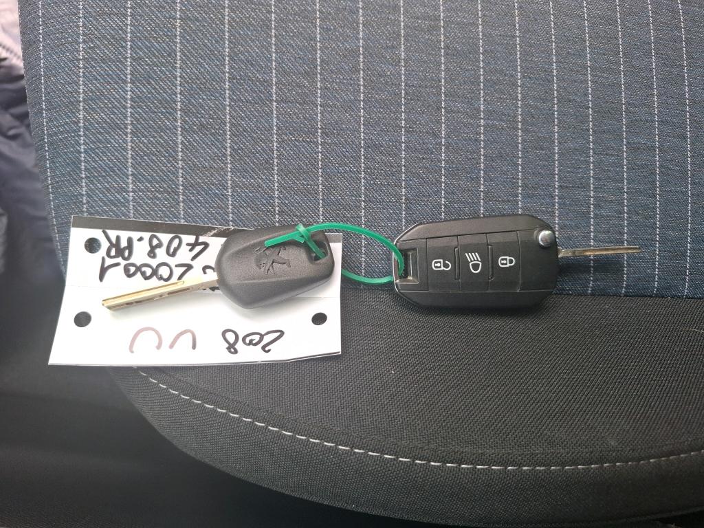 Peugeot 208 BLUEHDI 100 S&S BVM6 PREMIUM 2021