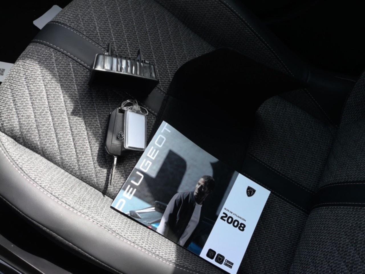 Foto Peugeot 2008 10