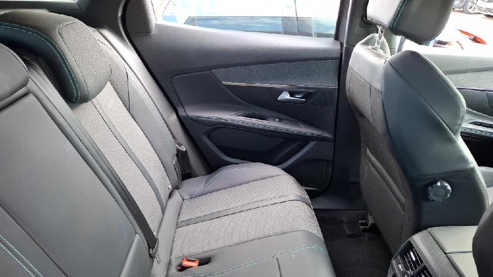 Foto Peugeot 3008 Hybrid 16