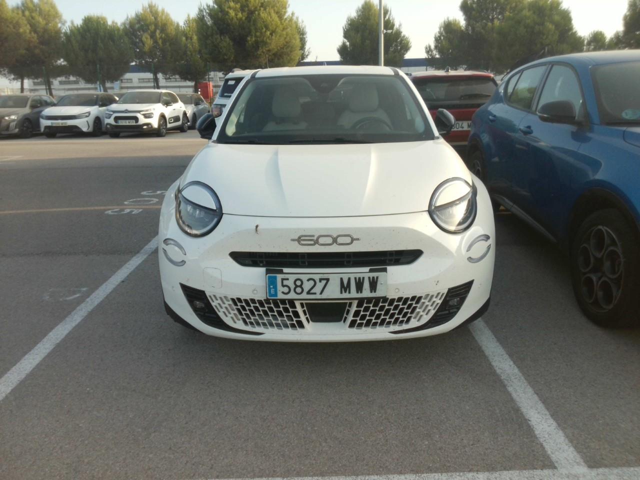 Fiat 600 Nuevo Fiat 600 MHEV La prima 1.2 74kW (100CV) DDCT