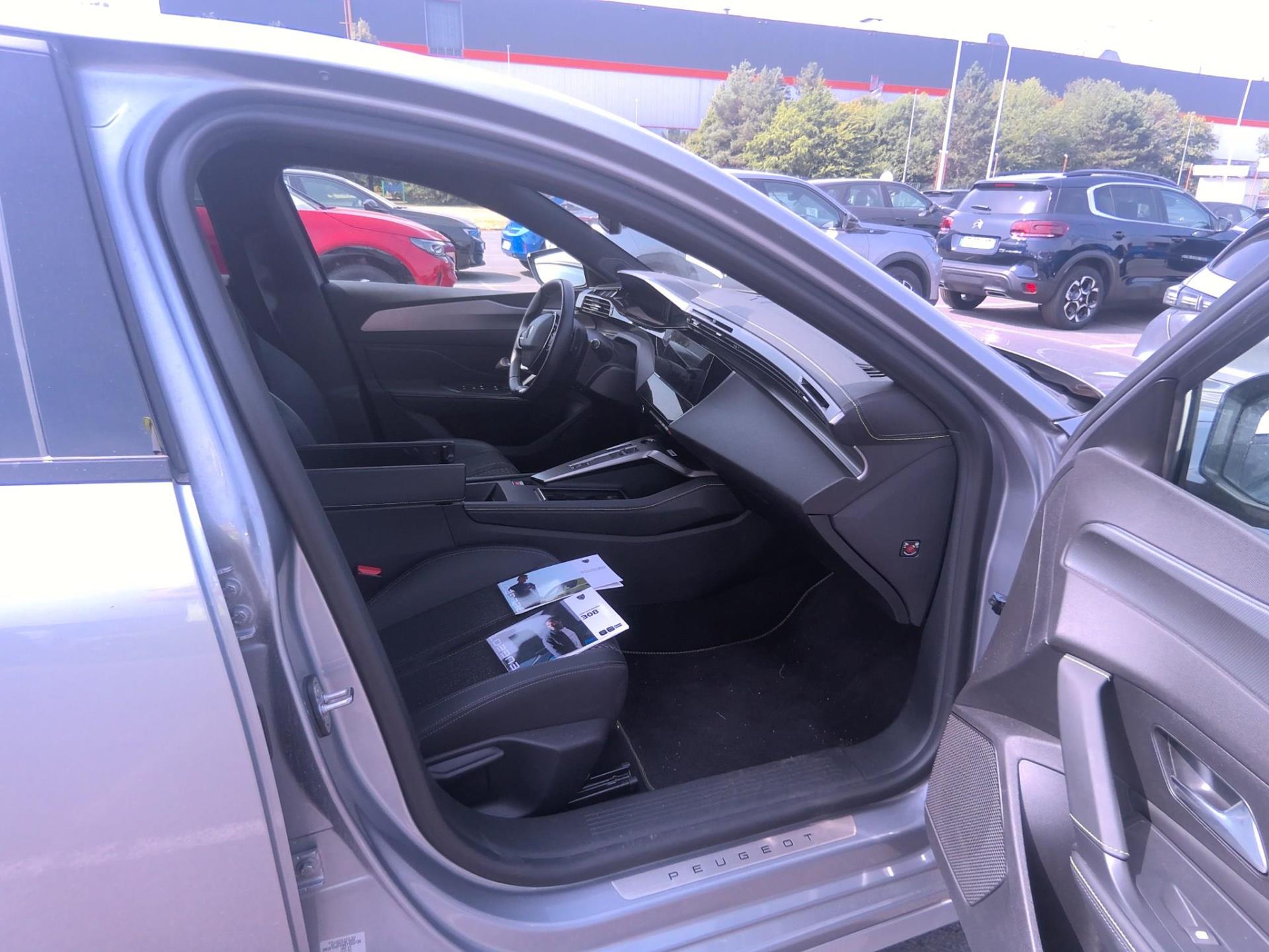 Peugeot 308 Hybrid 145 e-DCS6 GT 2025