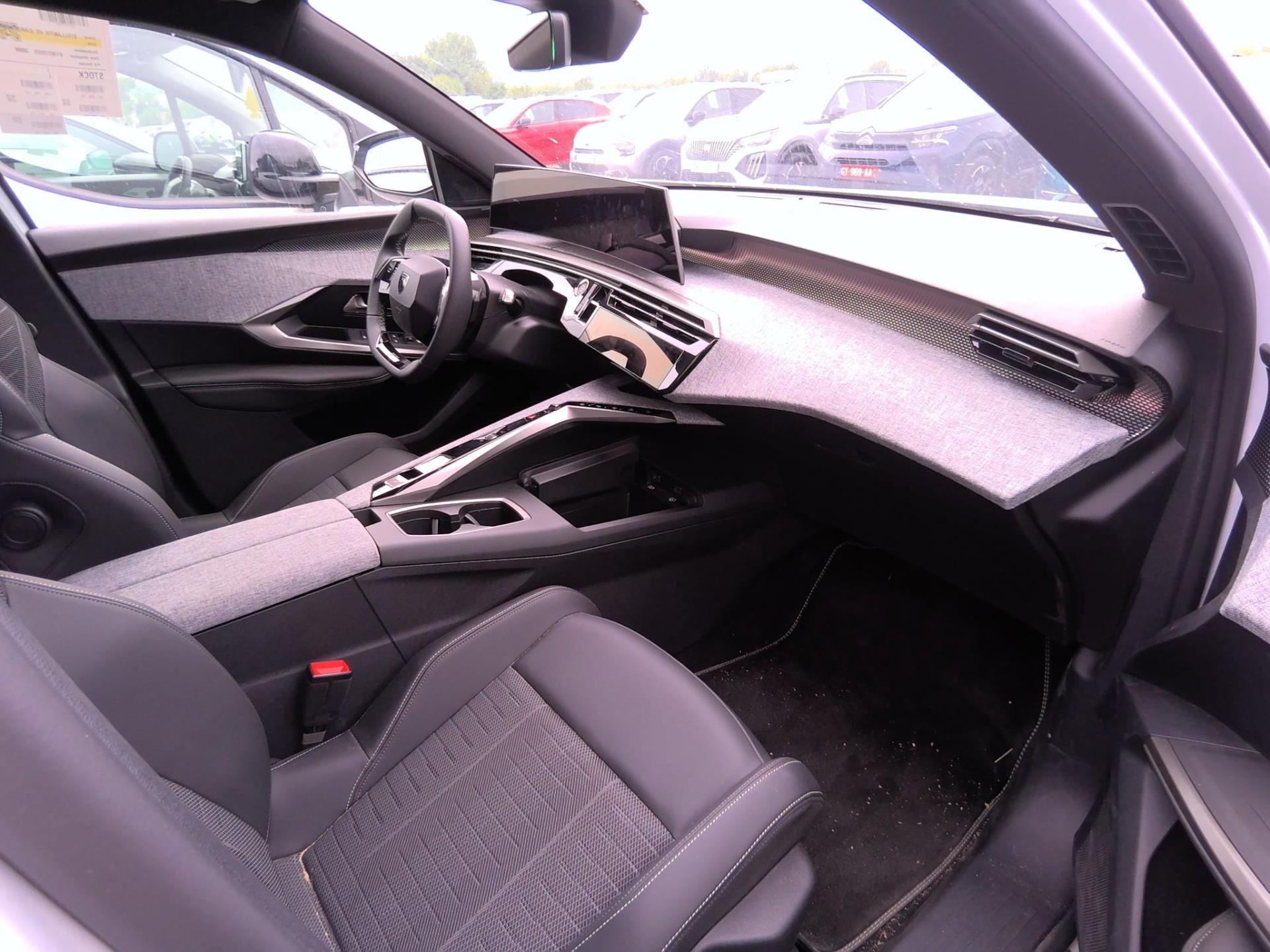 Peugeot 5008 Hybrid 136 e-DCS6 GT 2025
