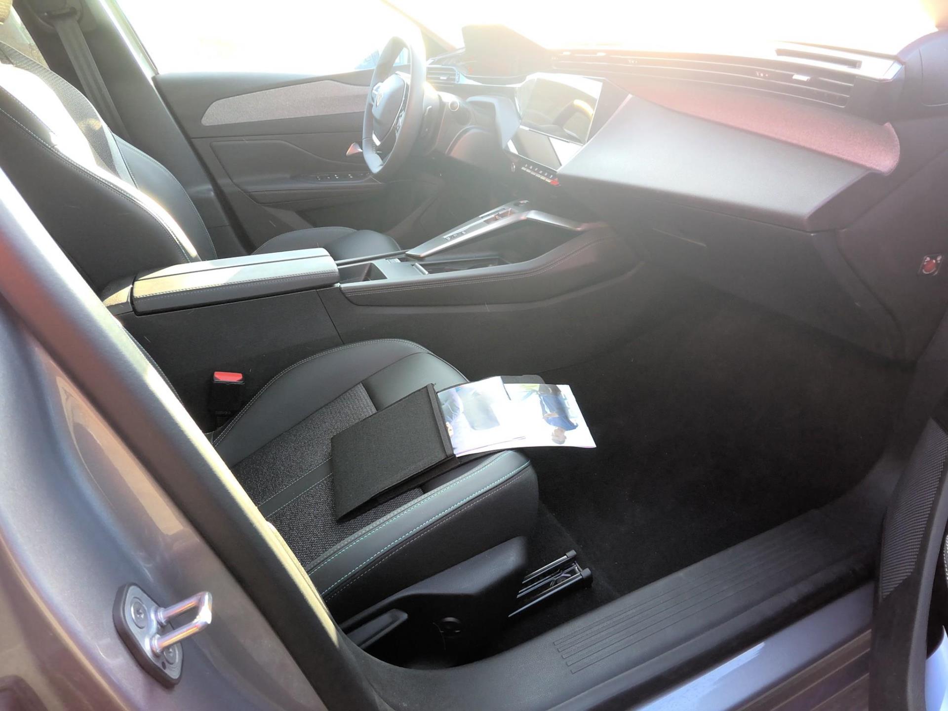Peugeot 308 SW BlueHDi 130ch S&S EAT8 Allure 2024