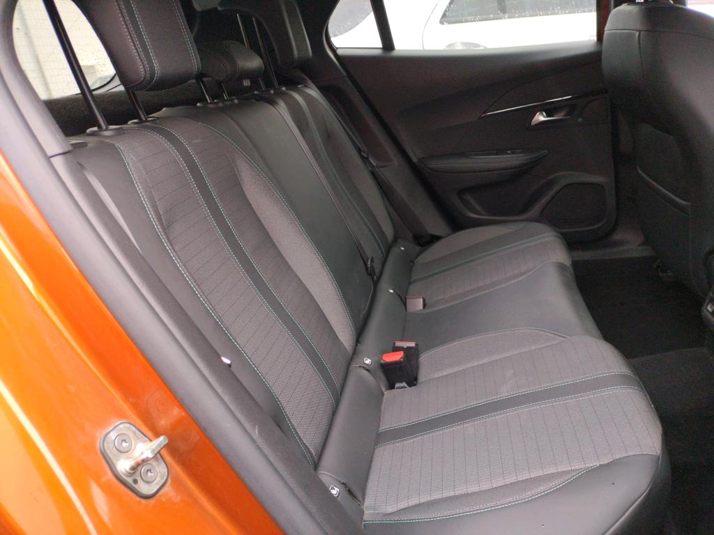 Peugeot 2008 BlueHDi 130 S&S EAT8 Allure 2021