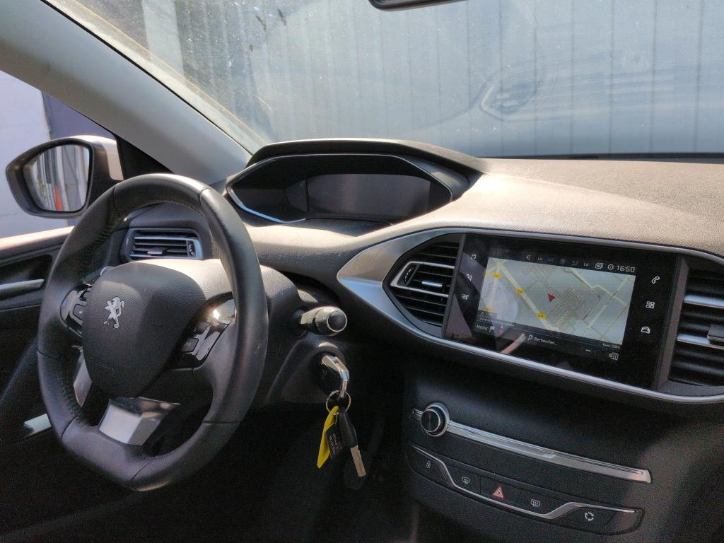 Peugeot 308 BlueHDi 130ch S&S BVM6 Active Business 2021