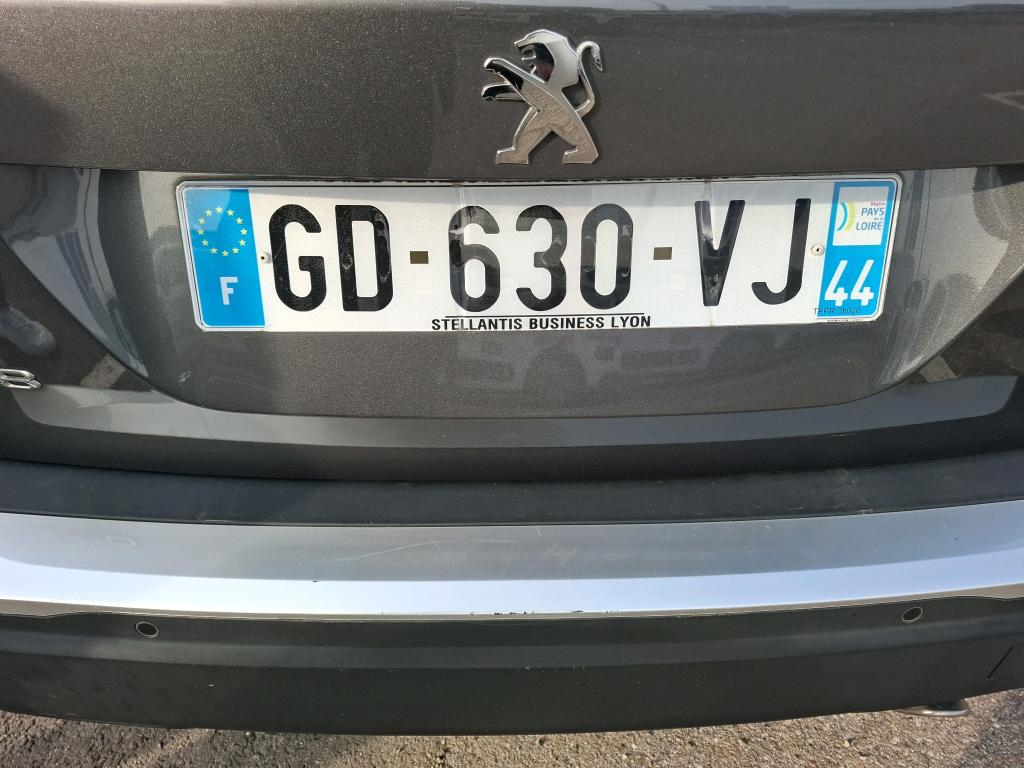 Peugeot 2008 BlueHDi 130 S&S EAT8 Allure 2021