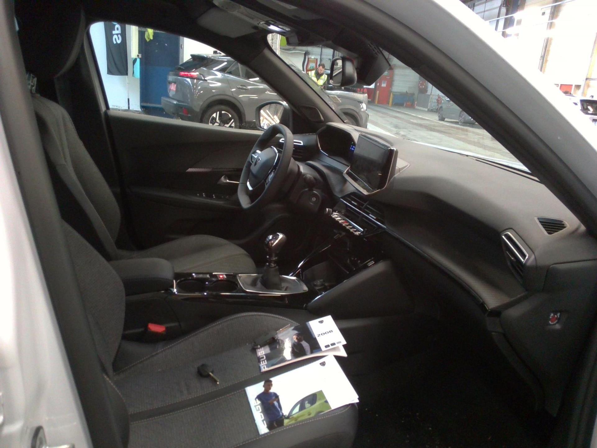 Peugeot 2008 PureTech 100 S&S BVM6 Allure 2024