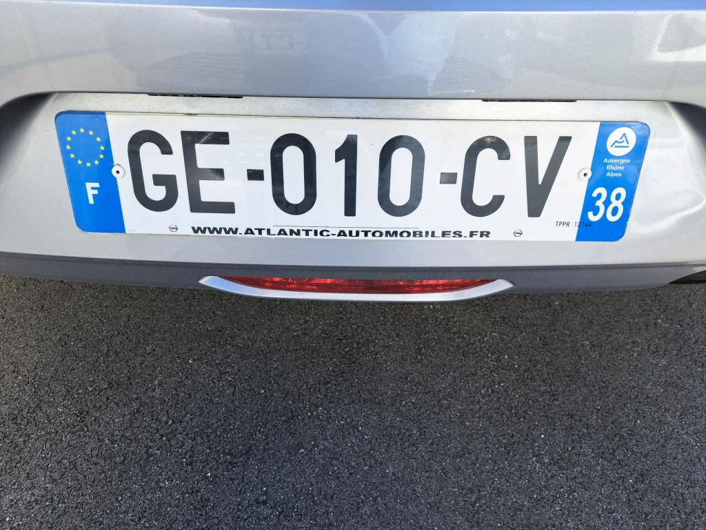 Opel CORSA F 
