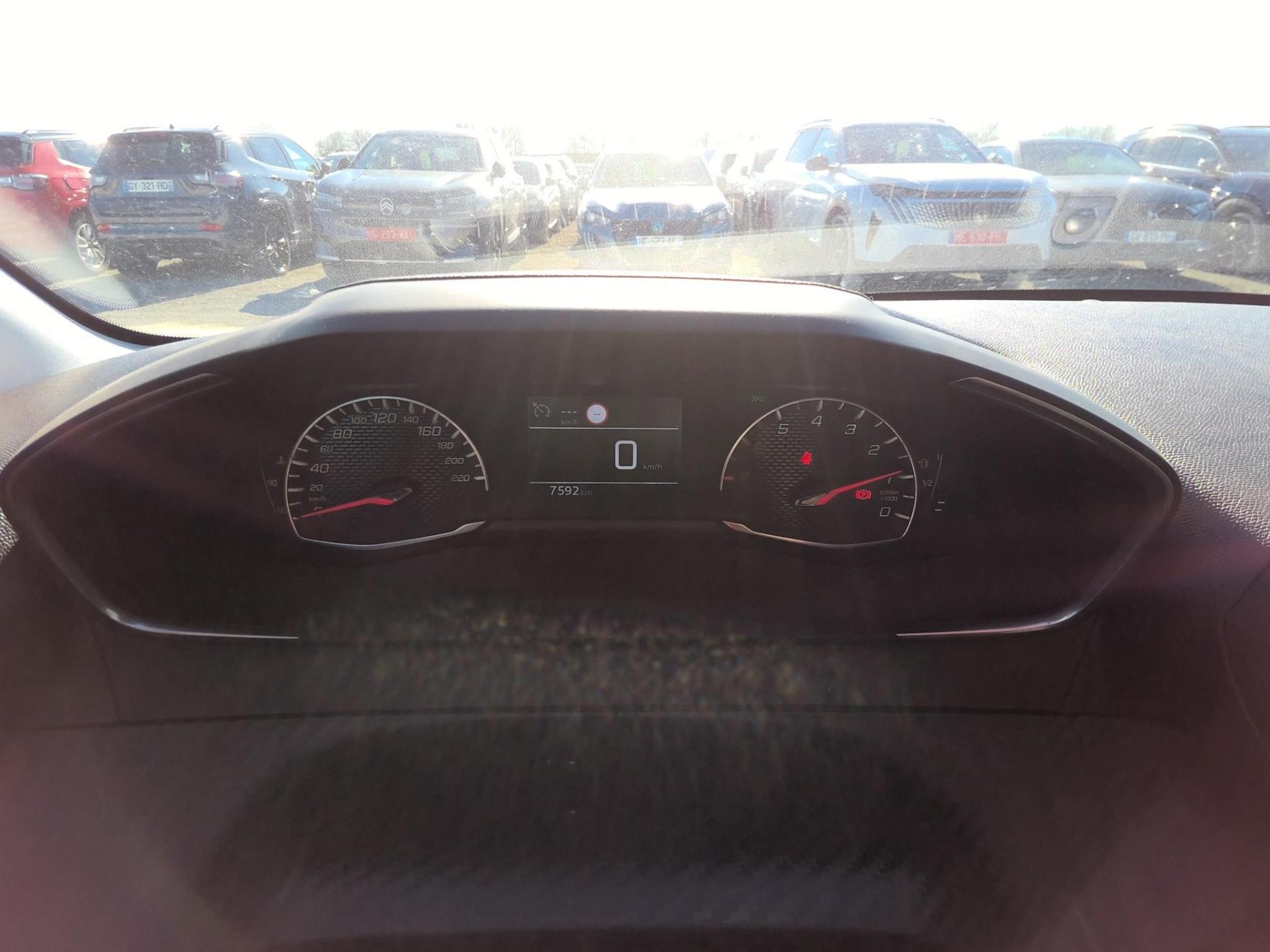 Peugeot 208 100 S&S BVM6 Style 2025