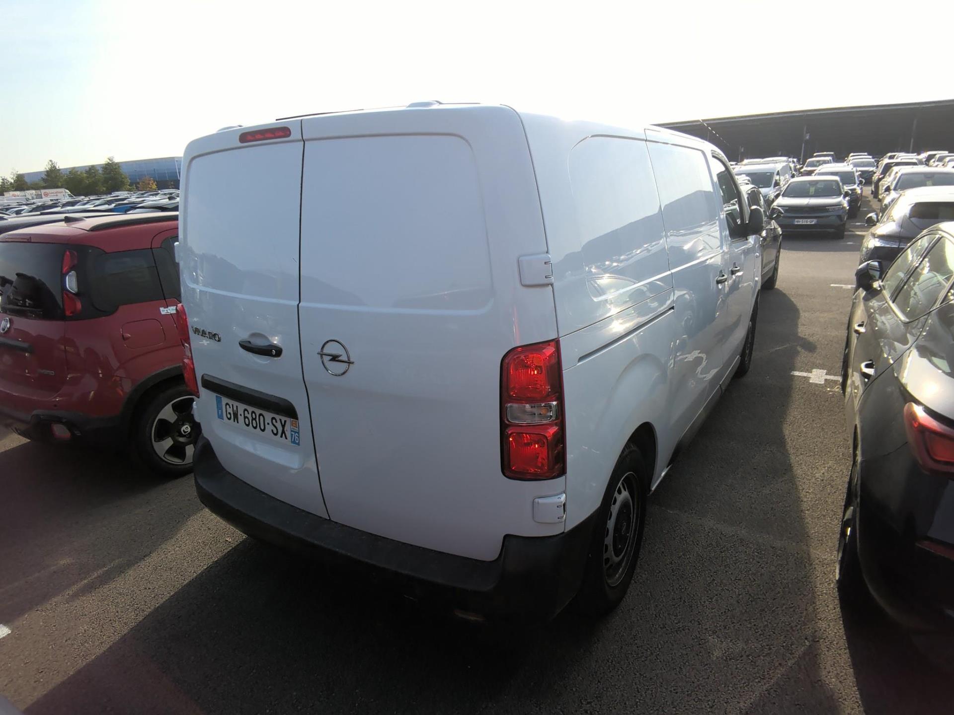 Opel VIVARO FGN TAILLE M BLUEHDI 120 S&S BVM6 2024