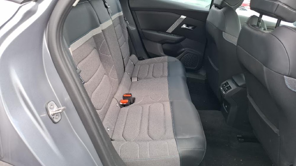 Foto Citroën C4 X 11