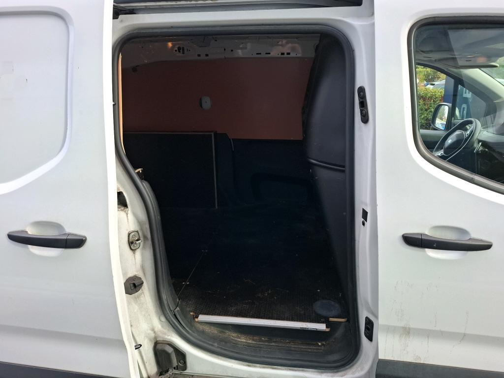 Peugeot PARTNER FOURGON STANDARD 650 KG BLUEHDI 130 S&S EAT8 PREMIUM 2021