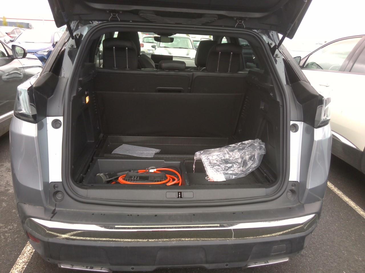 Peugeot 3008 Hybrid4 300 e-EAT8 GT 2021