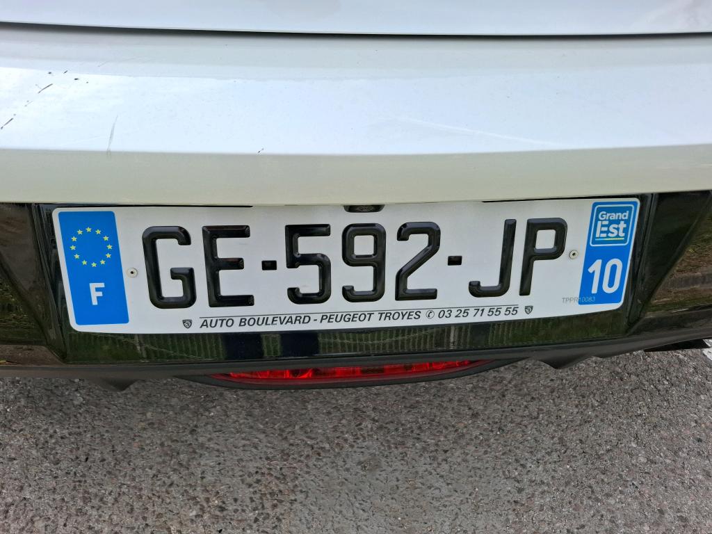 Peugeot 208 BlueHDi 100 S&S BVM6 Allure 2022