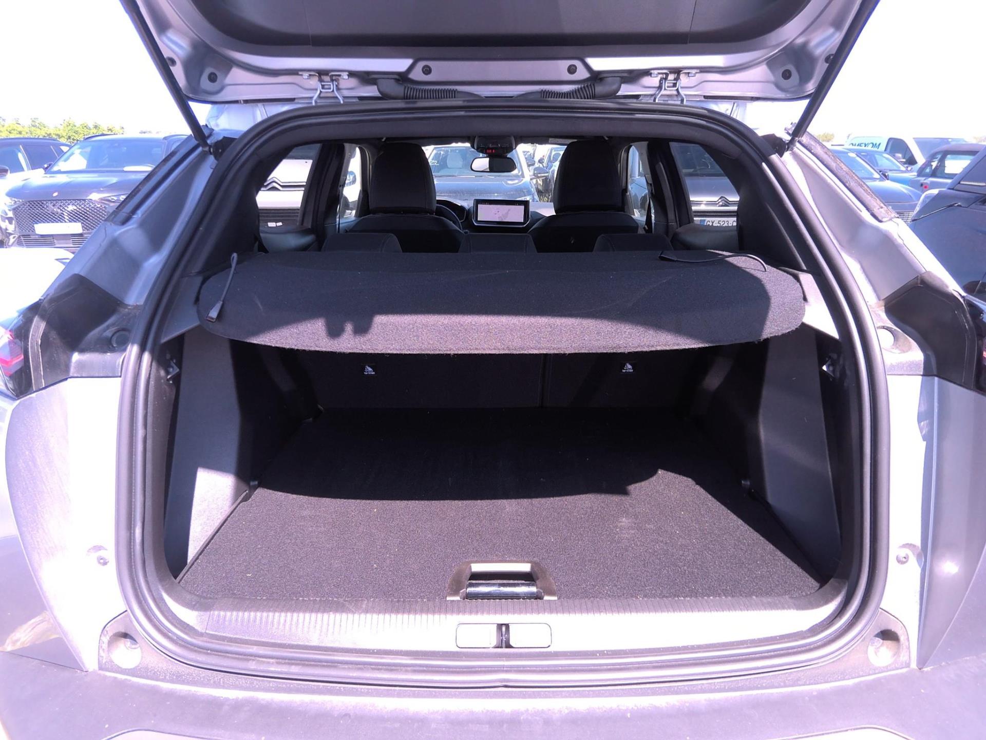 Peugeot 2008 Hybrid 145 e-DCS6 Allure 2025