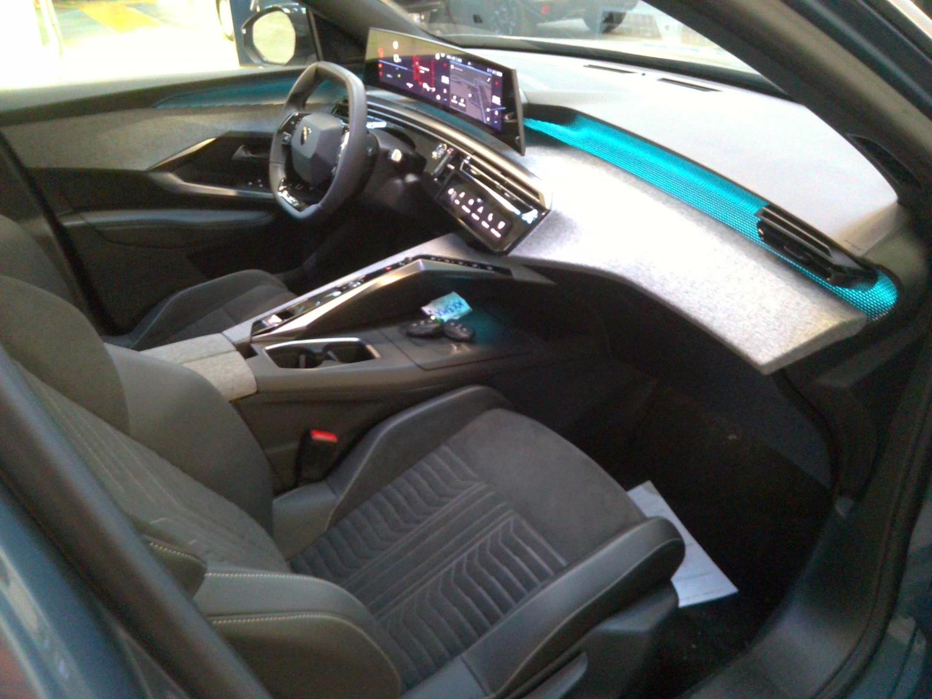 Peugeot 5008 Hybrid 136 e-DCS6 GT 2024
