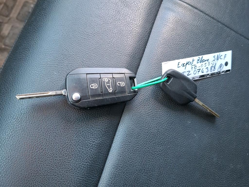 Peugeot EXPERT FGN TOLE STANDARD 2.0  BLUEHDI 120 S&S BVM6 PREMIUM 2018