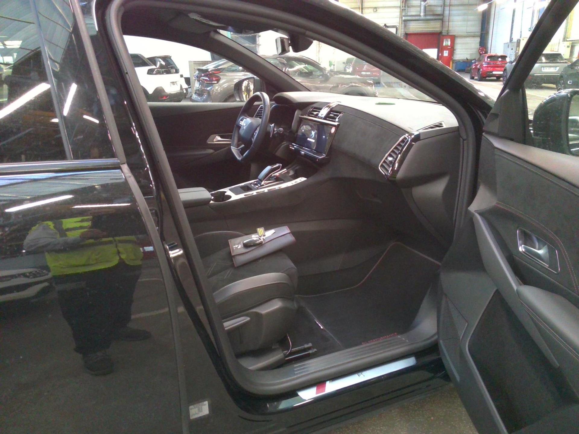 DS DS 7 Hybride Rechargeable E-Tense 225 EAT8 Performance Line 2023