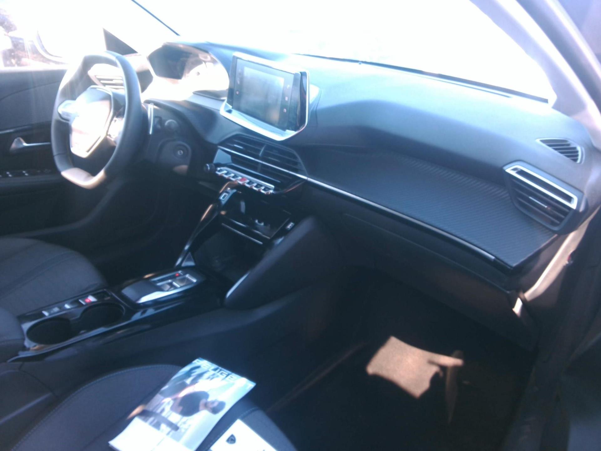 Peugeot 208 PureTech 100 S&S EAT8 Allure 2023
