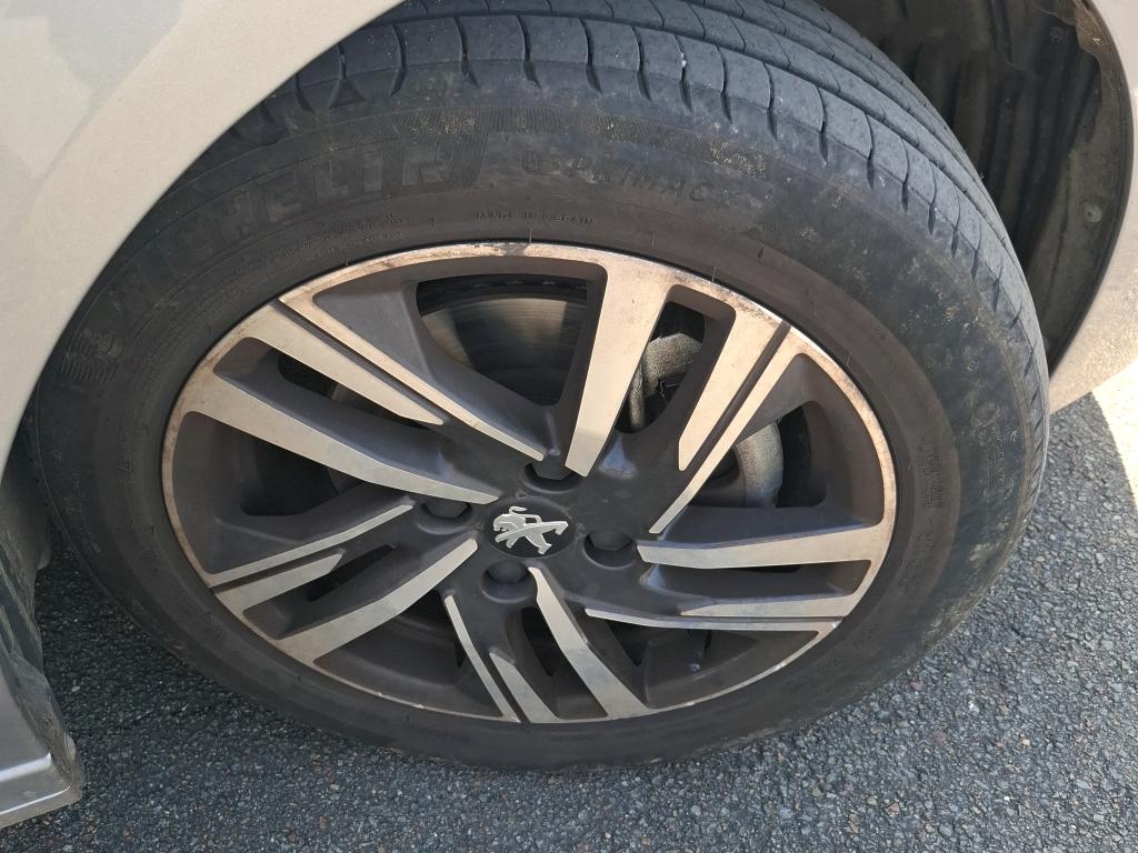 Peugeot 208 PureTech 100 S&S EAT8 Style 2023