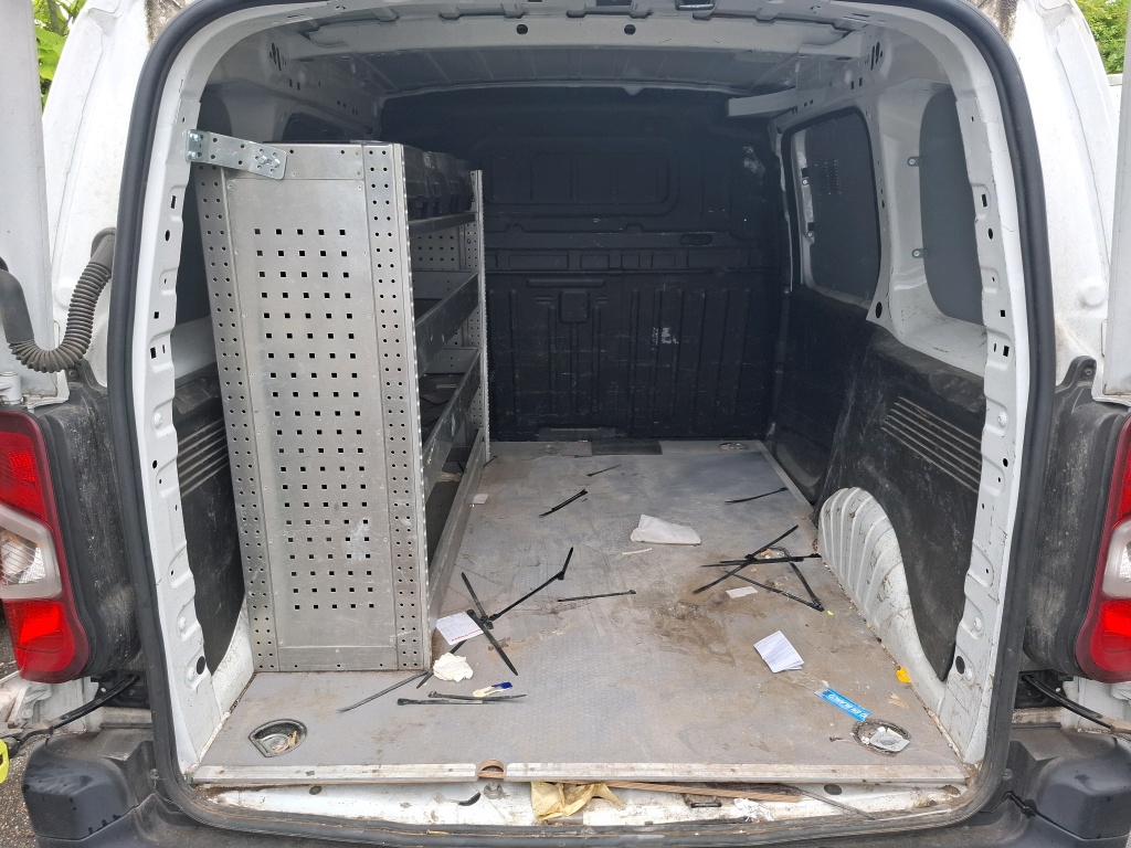 Peugeot PARTNER FOURGON STANDARD 650 KG PURETECH 130 S&S EAT8 ASPHALT 2020