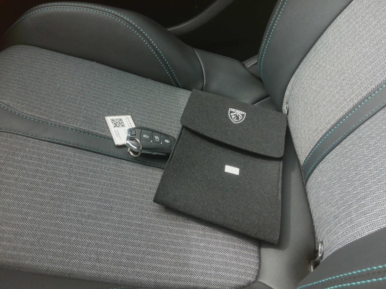 Foto Peugeot 3008 Hybrid 16