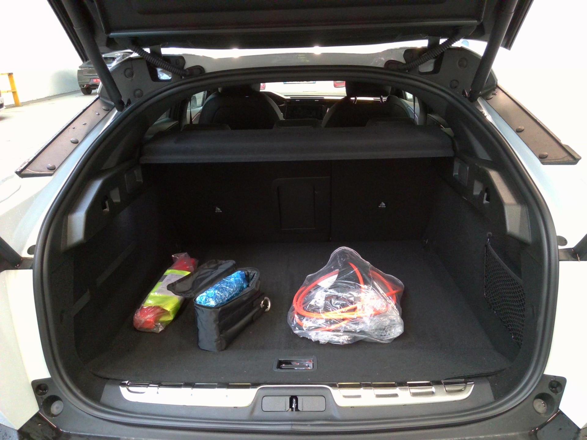 Peugeot 408 PHEV 180 e-EAT8 GT 2024