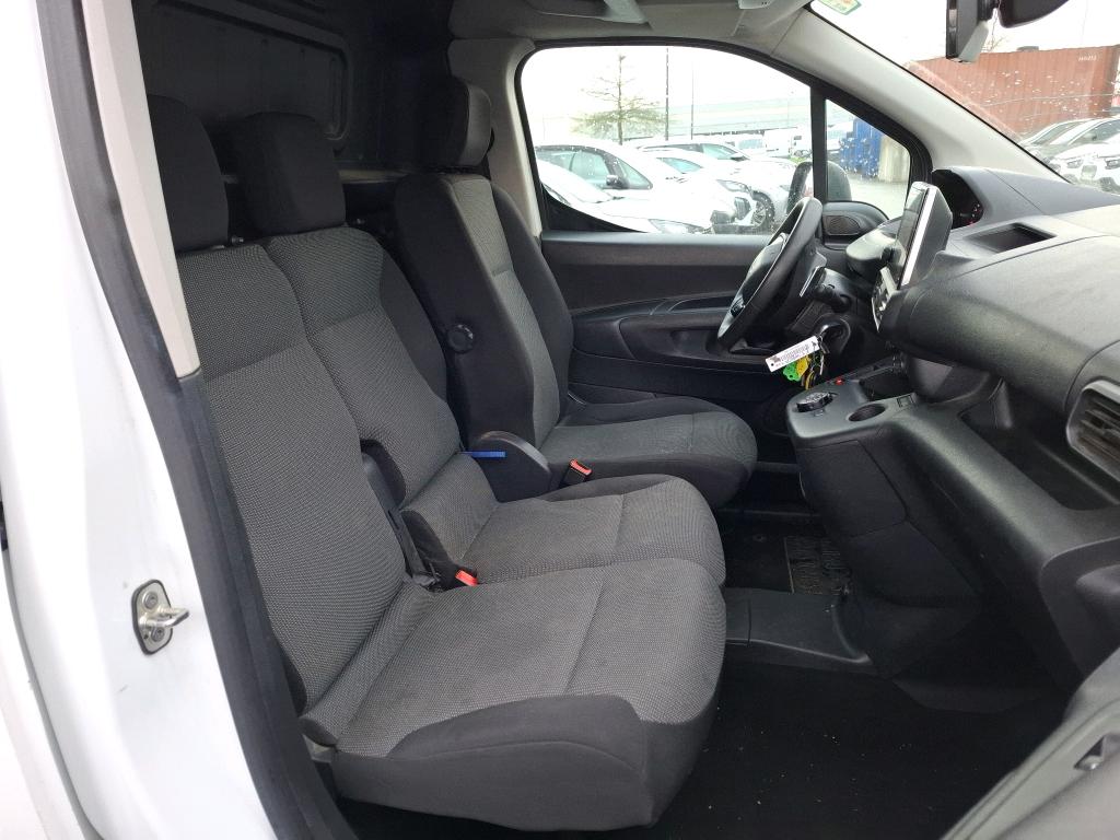 Peugeot PARTNER FOURGON STANDARD 650 KG BLUEHDI 130 S&S EAT8 ASPHALT 2020
