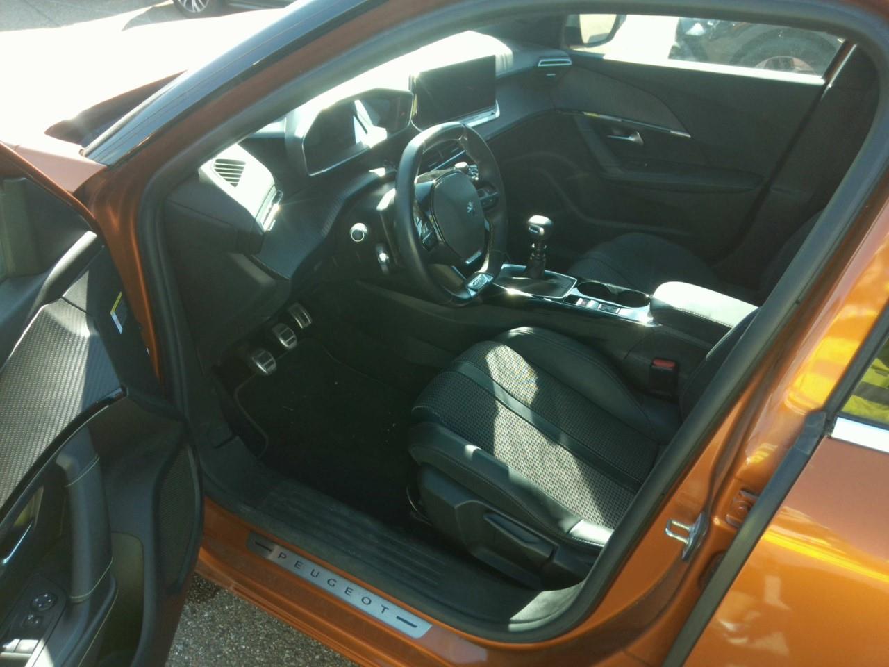 Foto Peugeot 2008 3