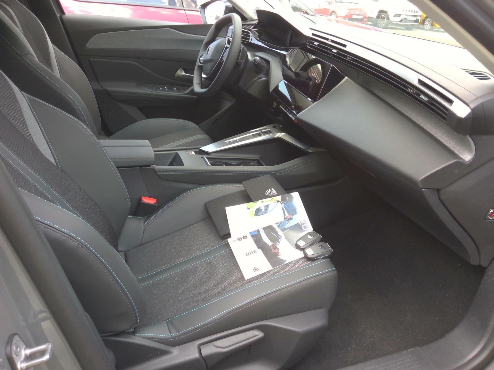 Peugeot 308 PHEV 180 e-EAT8 Allure 2024
