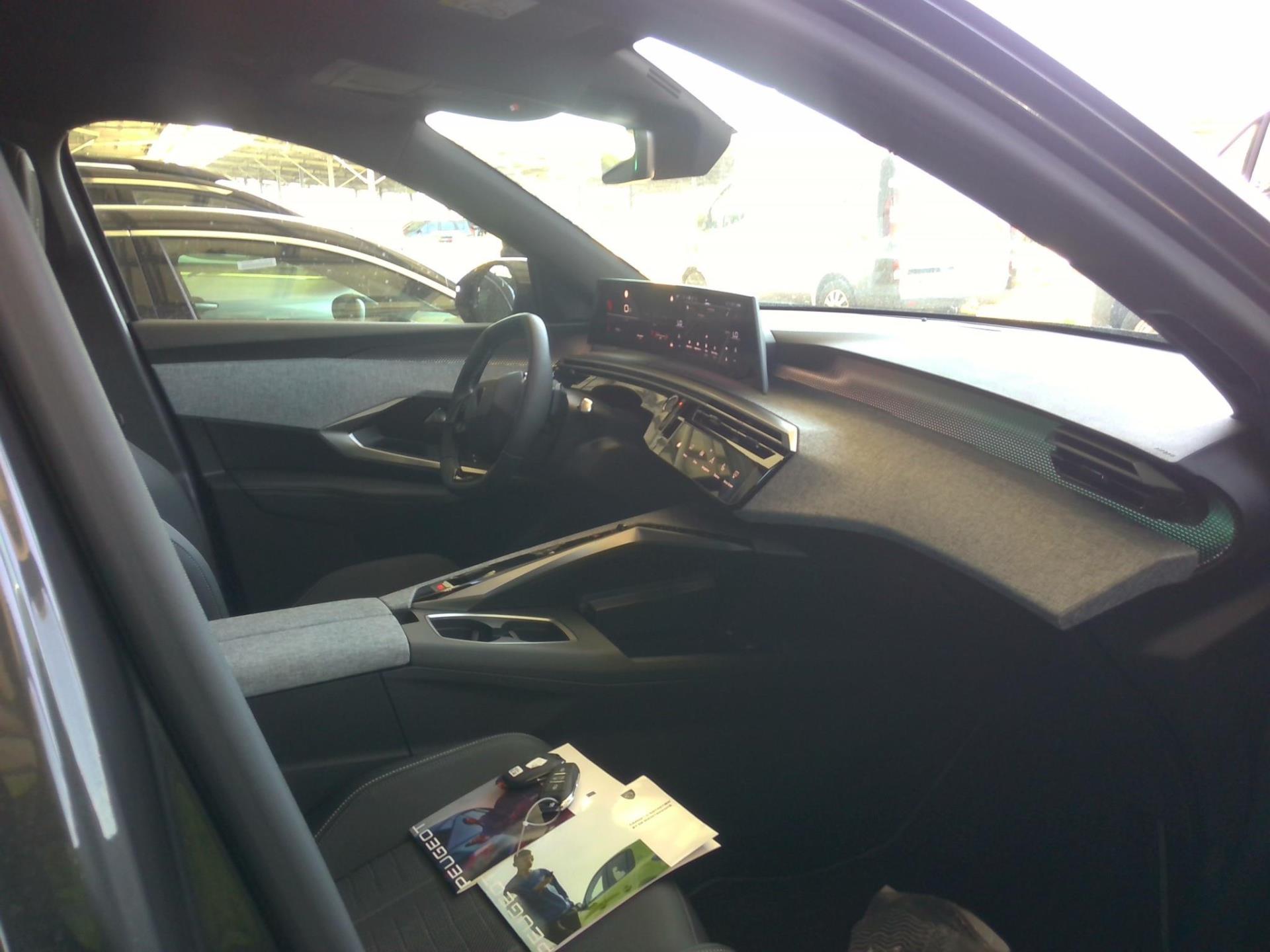 Peugeot 3008 Hybrid 136 e-DCS6 GT 2025