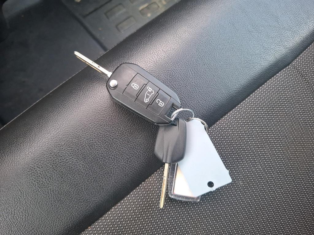 Peugeot EXPERT FGN TOLE STANDARD 2.0 BLUEHDI 120 S&S BVM6 ASPHALT 2020