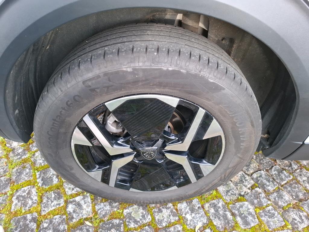 Peugeot 2008 PureTech 130 S&S EAT8 GT 2024