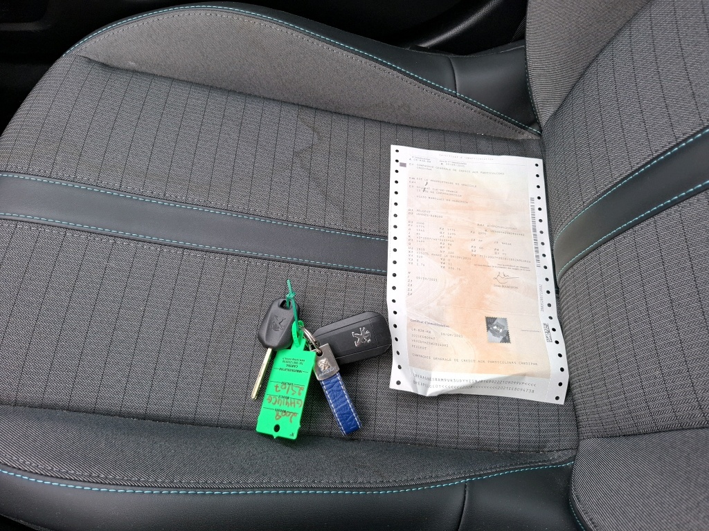 Peugeot 2008 BlueHDi 130 S&S EAT8 Allure 2022