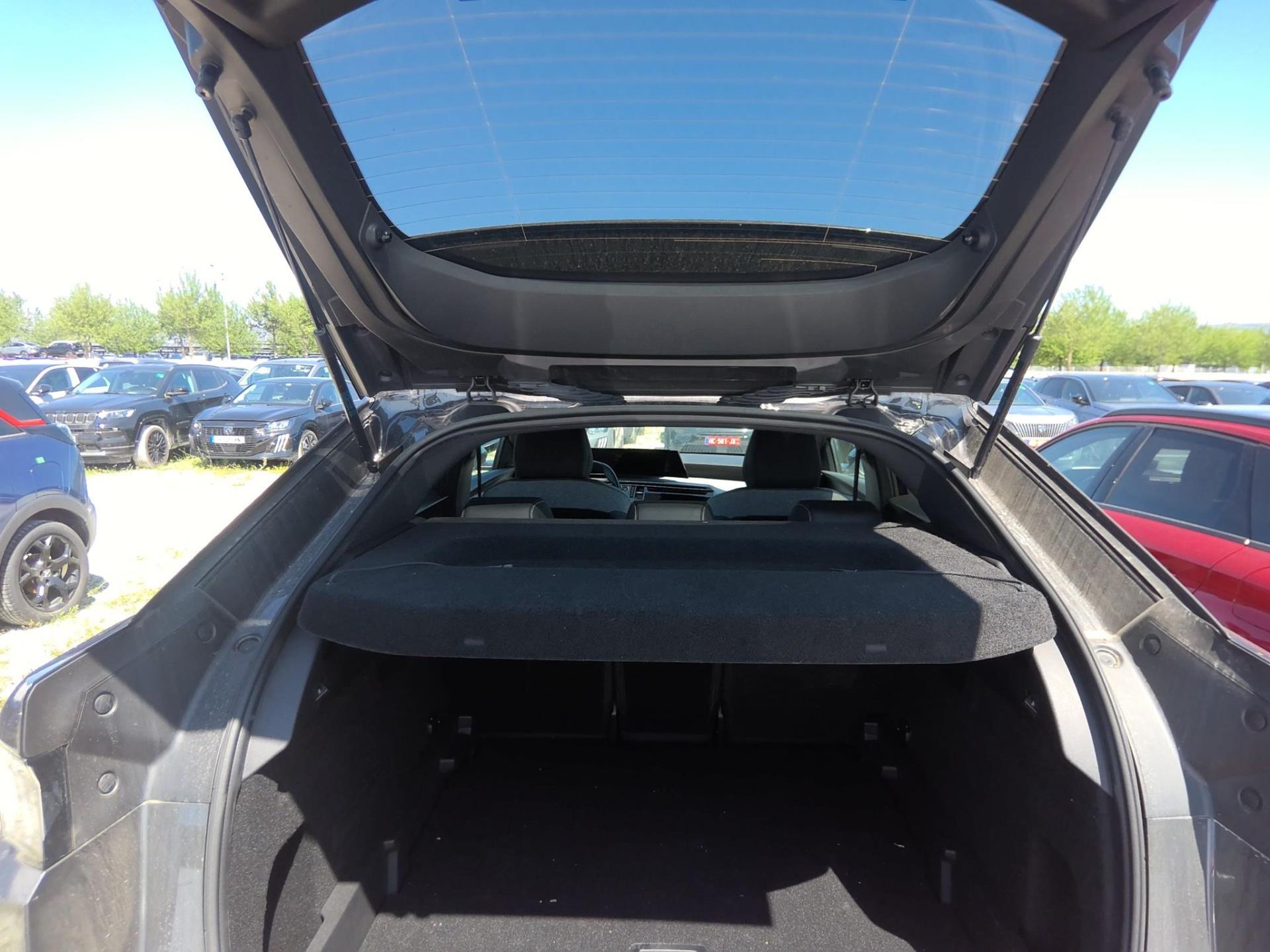 Peugeot 3008 Hybrid 136 e-DCS6 Allure 2025