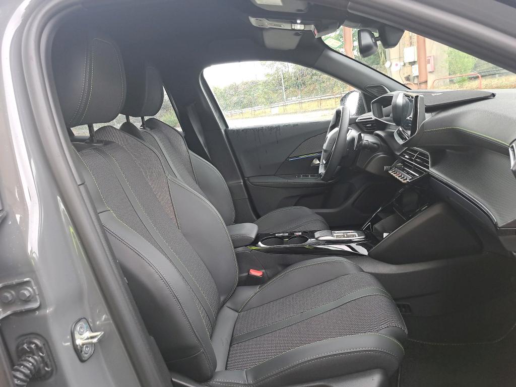Peugeot 2008 Hybrid 145 ch e-DCS6 GT 2025