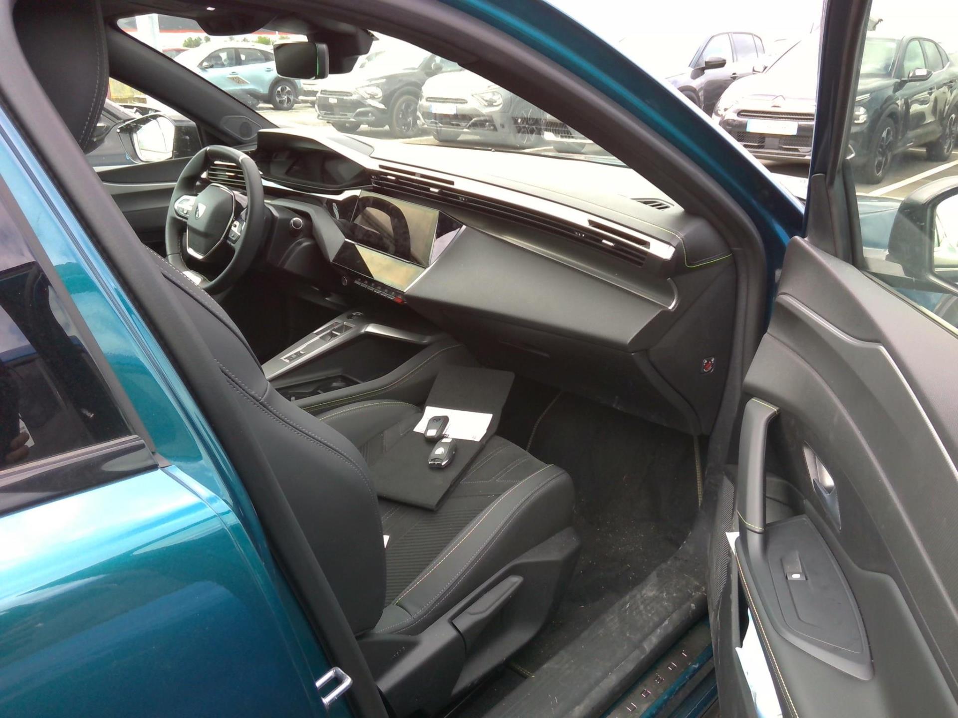 Peugeot 408 PHEV 180 e-EAT8 GT 2024