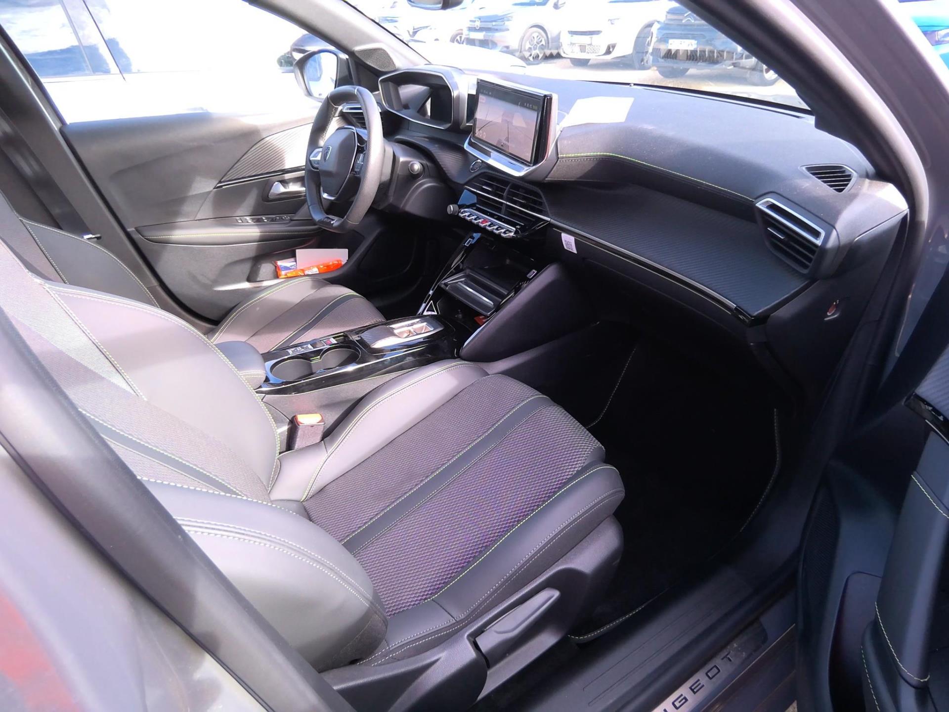 Peugeot 208 Hybrid 145 ch e-DCS6 GT 2026