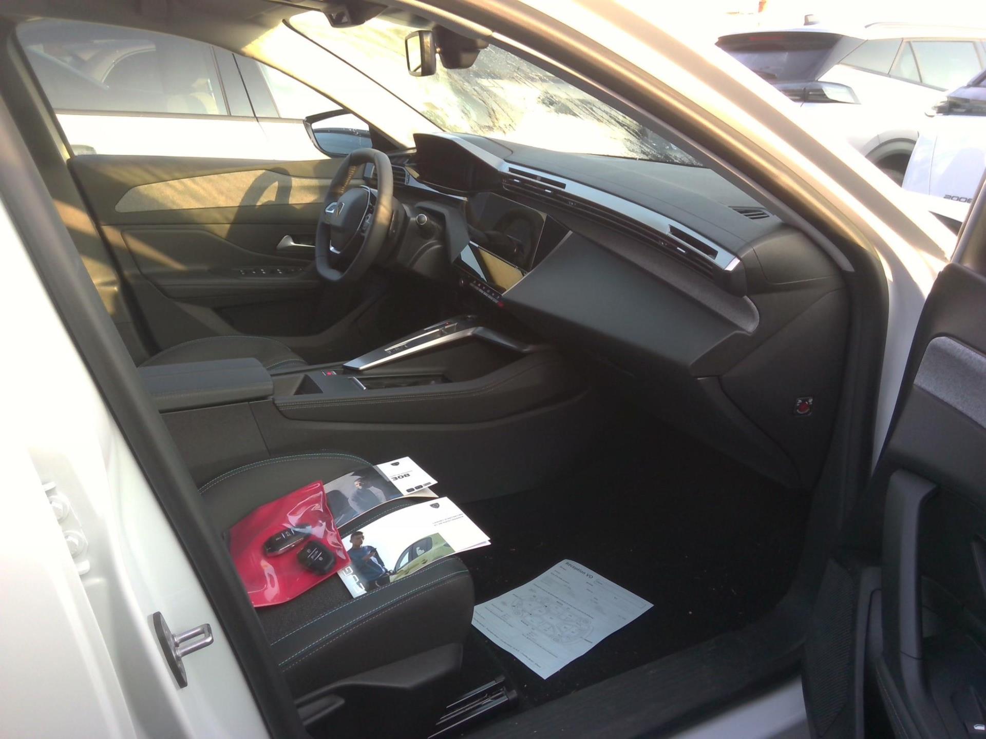 Peugeot 308 PHEV 180 e-EAT8 Allure 2024