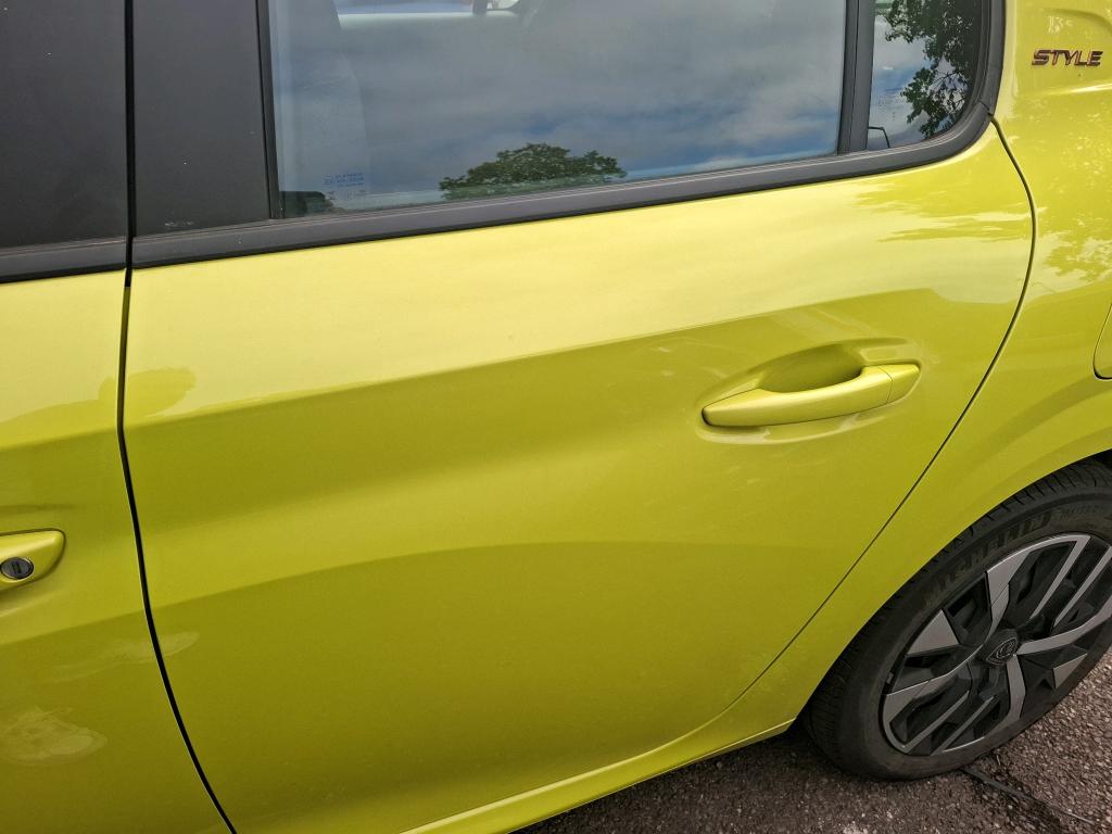 Peugeot 208 Hybrid 110 ch e-DCS6 Style 2025