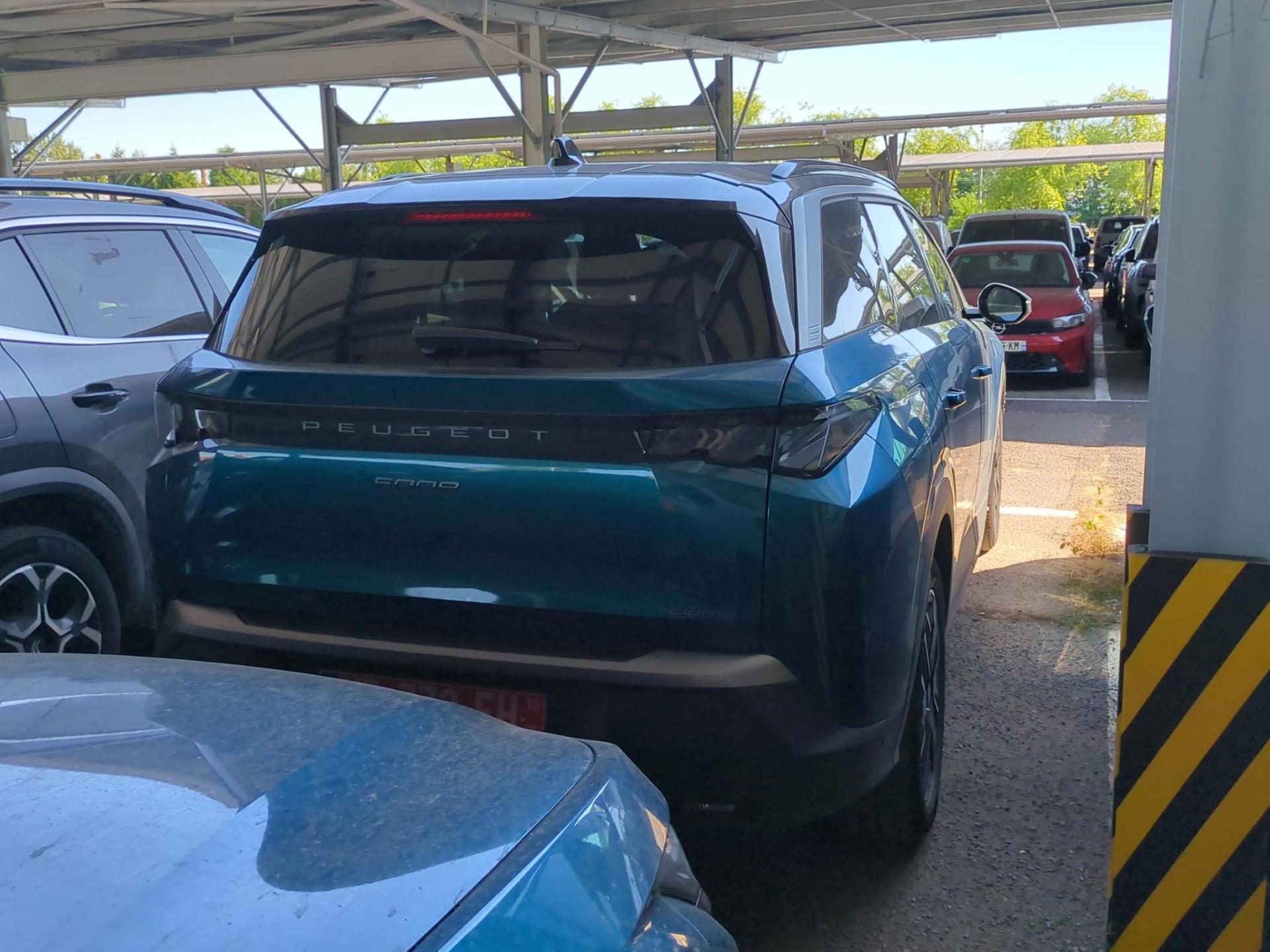 Peugeot 5008 Hybrid 136 e-DCS6 GT 2025