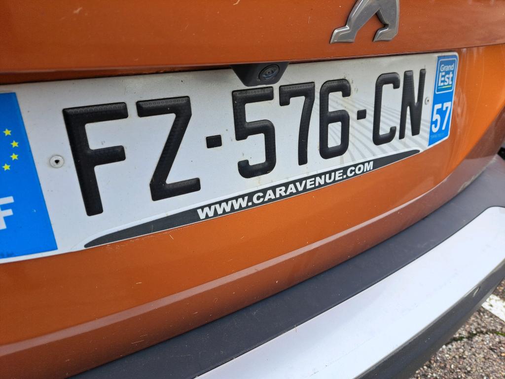 Peugeot 2008 BlueHDi 130 S&S EAT8 Allure Business 2021