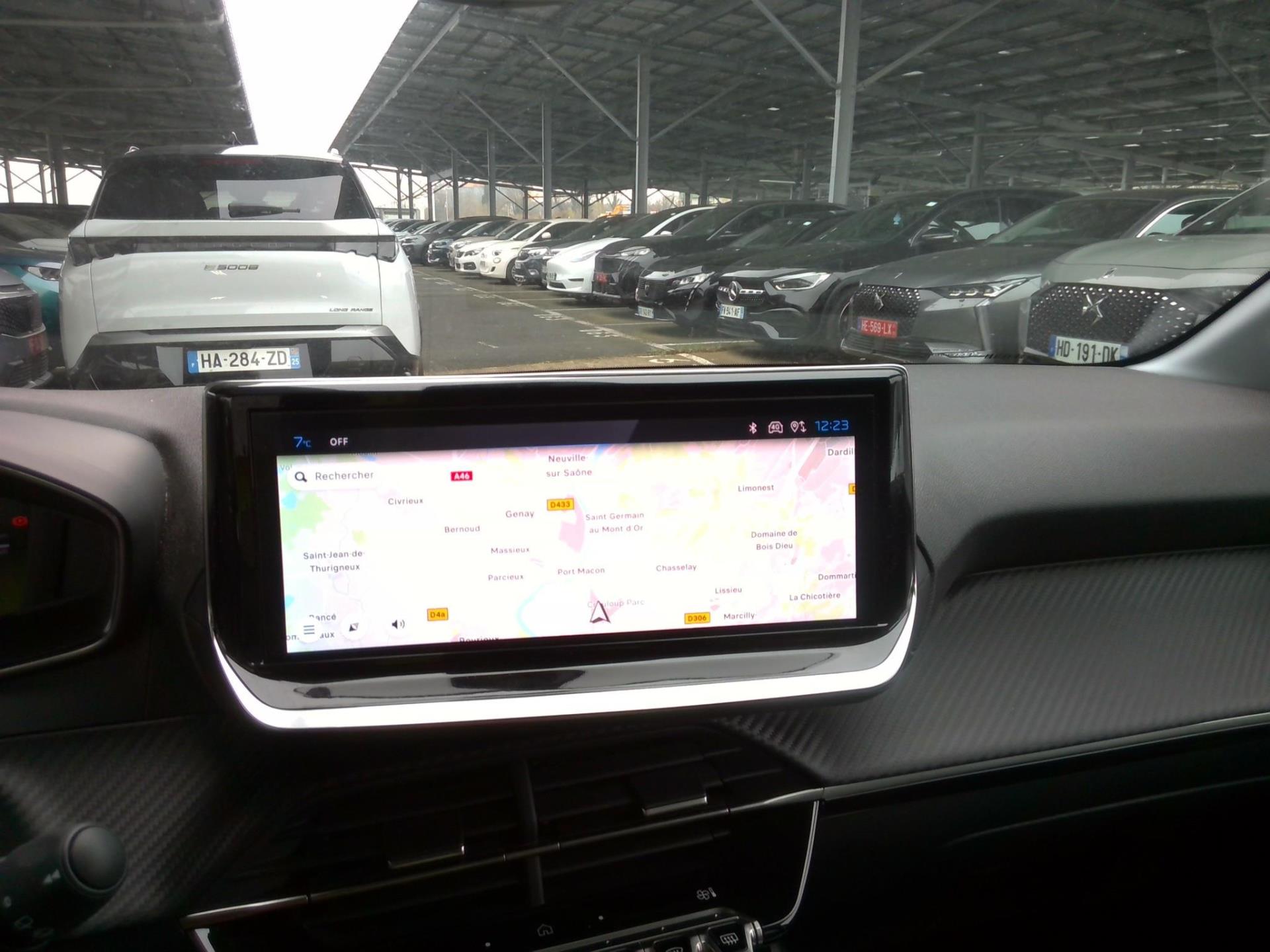 Peugeot 208 Hybrid 100 e-DCS6 Allure 2025