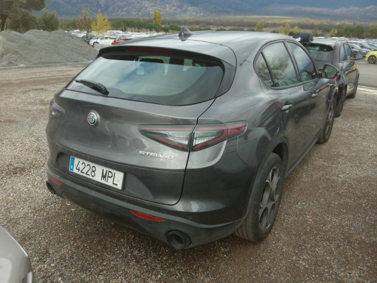Foto Alfa Romeo Stelvio 4