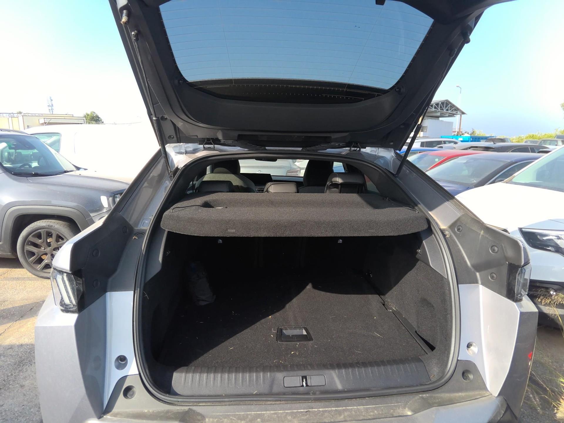 Peugeot 3008 Hybrid 136 e-DCS6 Allure 2025