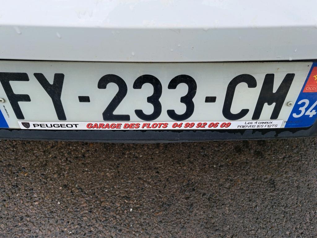 Peugeot 208 PureTech 100 S&S EAT8 Active Business 2021