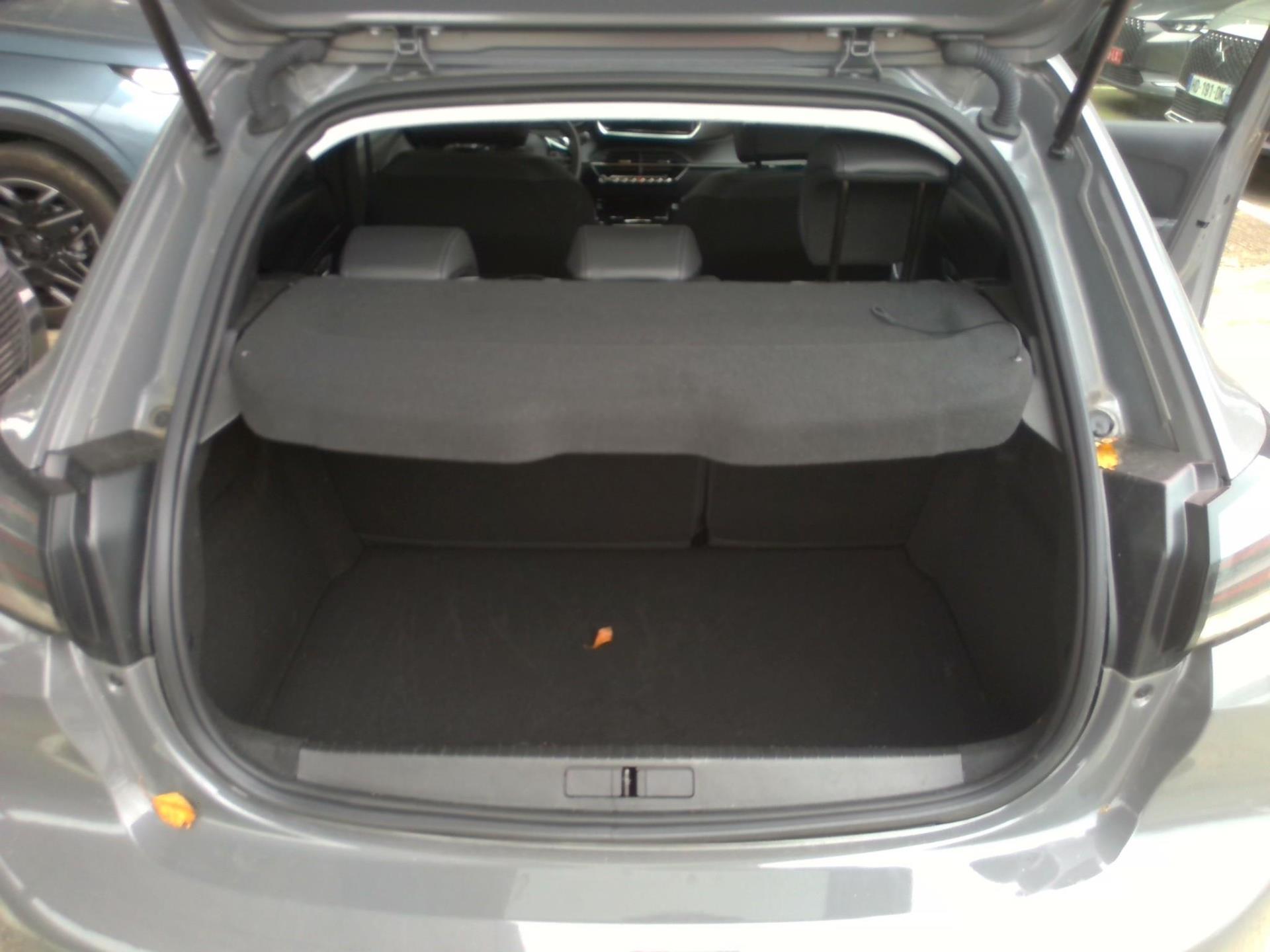 Peugeot 208 Hybrid 100 e-DCS6 Allure 2025