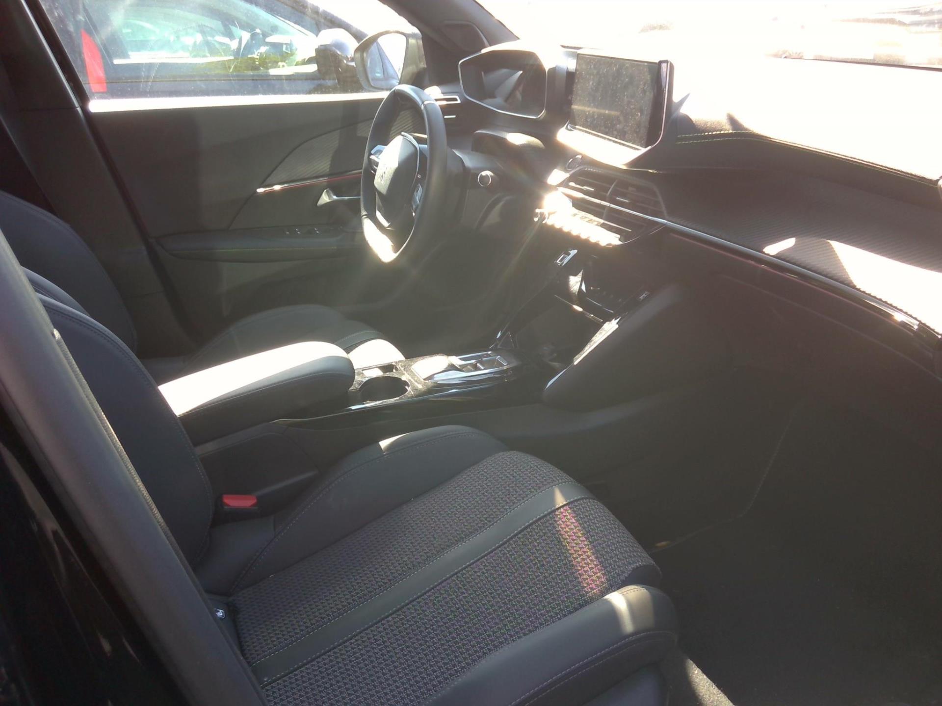 Peugeot 2008 Electrique 136 ch GT 2022