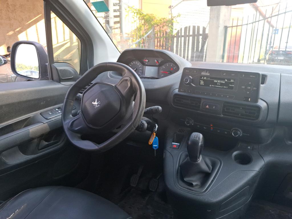Peugeot PARTNER FOURGON STANDARD 650 KG BLUEHDI 100 S&S BVM5 PREMIUM 2019