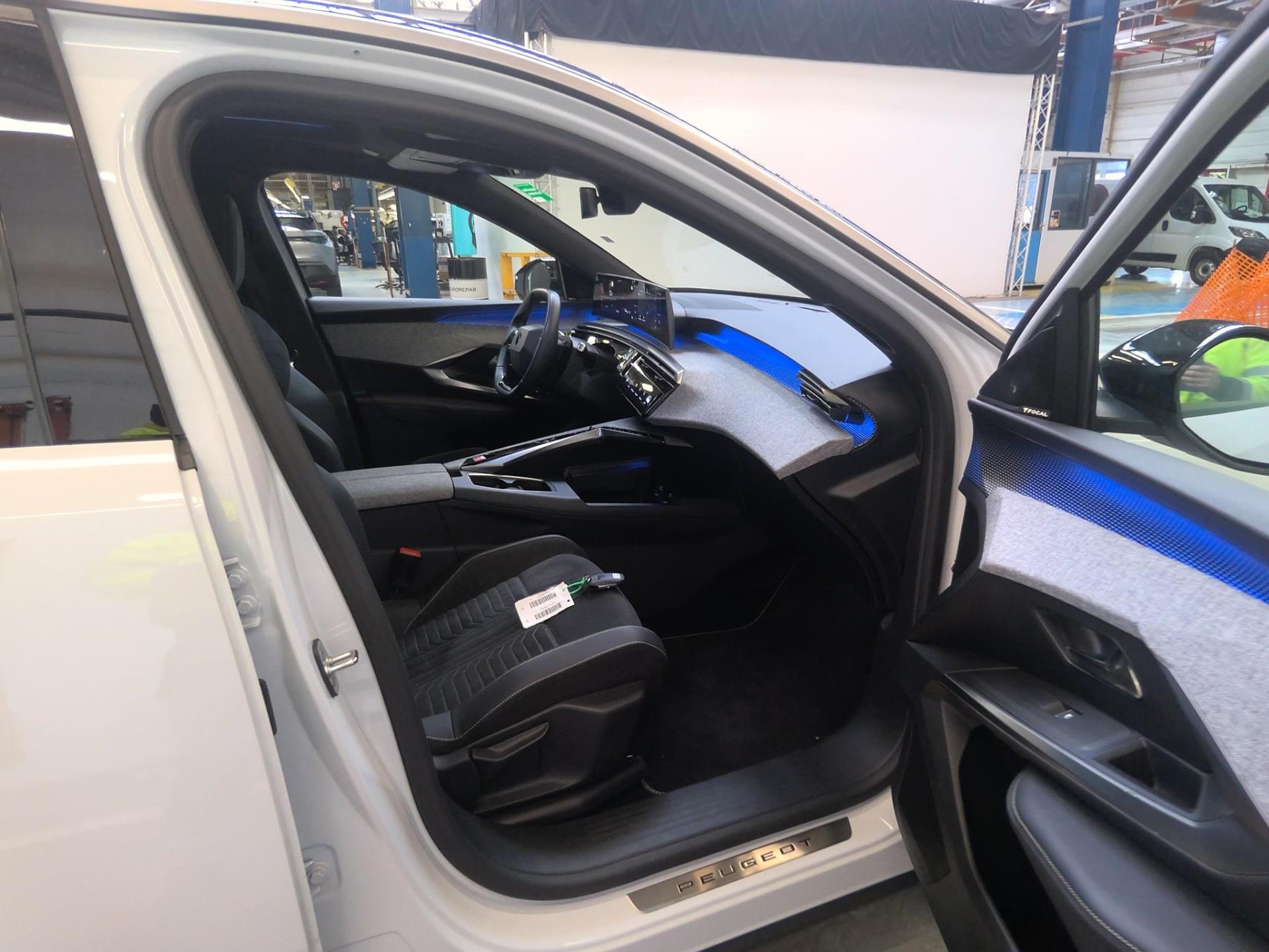 Peugeot 3008 Hybrid 136 e-DCS6 GT 2023